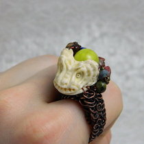 Перстень Рептилия (резная кость, самоцветы)