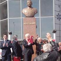 В Якутске к 9 мая открыли памятник Сталину