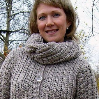 Вязаное пальто для девочки - вязание