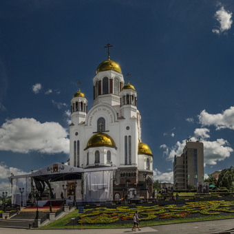 100 казни НЕ(!!!) царского семейства Романовых в Екатеринбурге. Холопский праздник раболепия.