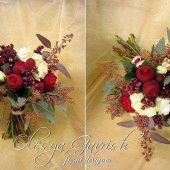 Bordeaux bridal bouquet