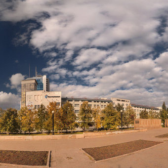 фотограф Челябинск Улица Кирова, пешеходная часть, сквер памяти солдат войны 1941-1945 годов