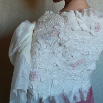 nuno felted white wedding wrap/ Свадебный палантин нуно-войлок