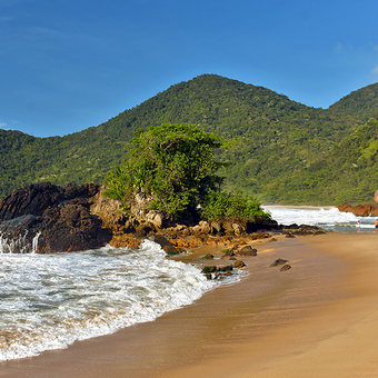 Пляж Praia do Meio в Тринидаде