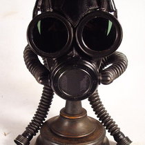 &#8220;Big Eyes&#8221; Steampunk leather Gas mask