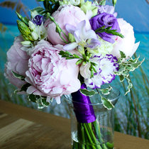 Фиолетово-розовая свадьба с пионами