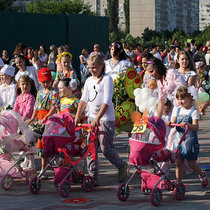 Конкурс детских колясок в День защиты детей.