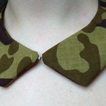 "military collar"