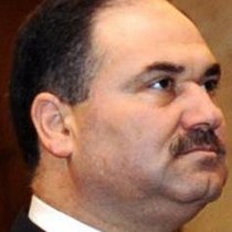 Министр финансов Ирака объявил об уходе с должности