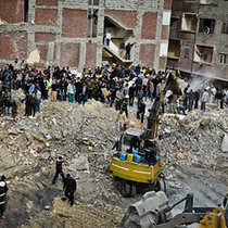 При обрушении дома в Александрии погибли 17 человек
