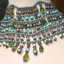 "royal collar" green