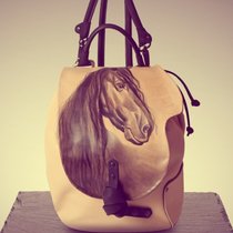 Рюкзак из кожи с рисунком ручной работы