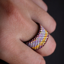 Широкое женское кольцо из бисера