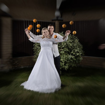 Свадебный фотограф в Челябинске. Апельсины в стиле Сальвадора Дали.