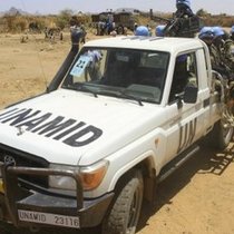 В Дарфуре погибли семь миротворцев