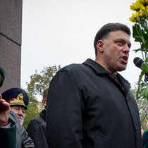 В Партии регионов назвали Тягнибока главным соперником Януковича