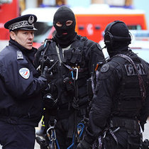 Вооруженный мужчина взял заложников в Марселе